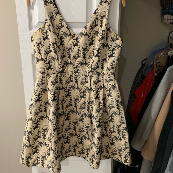 Vintage Inspired Min Brocade Dress - Picture 2 of 8